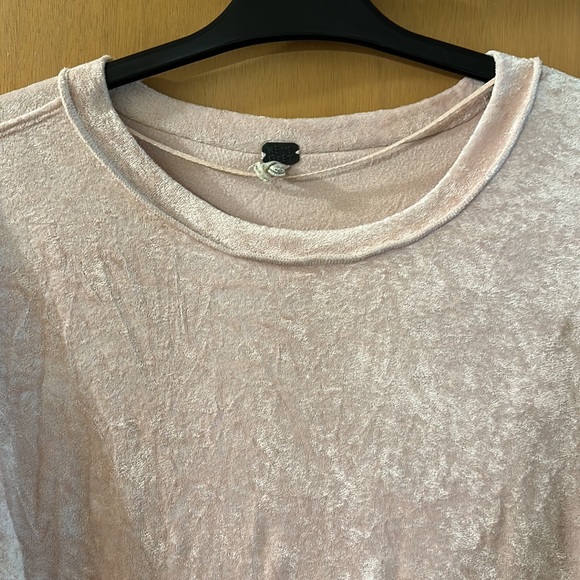 Free People We the Free Crushed Velvet Nora Jane Sweatshirt Pink Size Medium - Picture 4 of 10